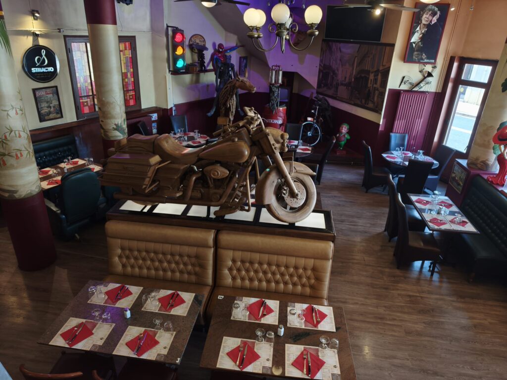La salle et sa moto en chocolat